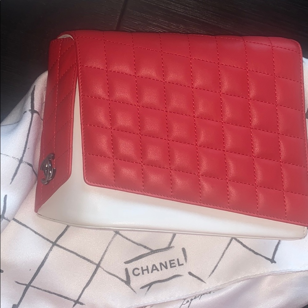 Chanel clutch
